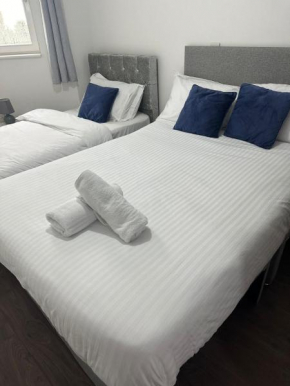 Stylish 1BR Retreat - Minutes from NEC & Resorts World